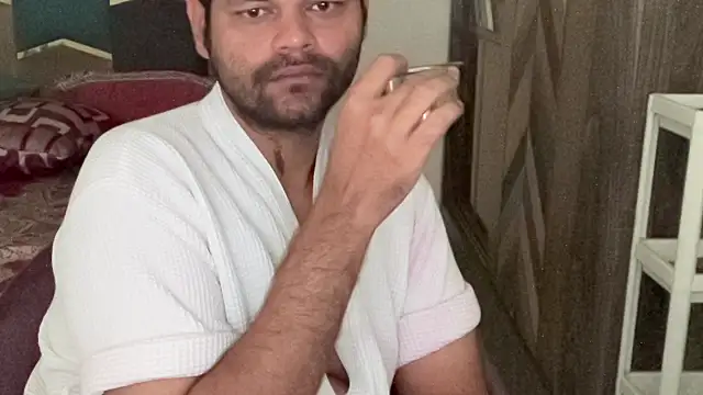 Snapshot of MakeMeAwareAah chatting on October 24, 2025, 4:11 am MakeMeAwareAah online show from October 24, 2025, 4:11 am