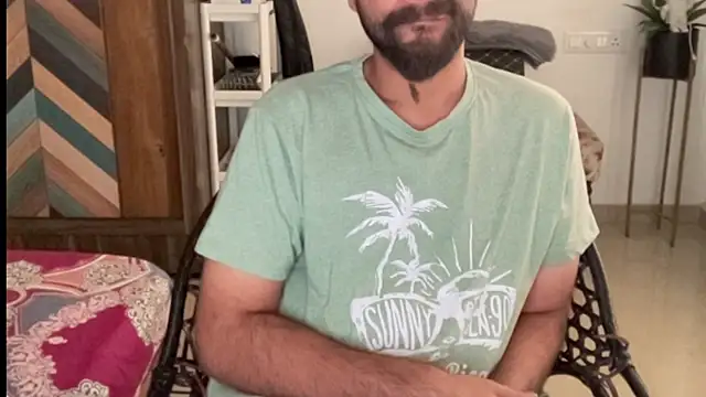 Snapshot of MakeMeAwareAah chatting on January 8, 2026, 5:57 am MakeMeAwareAah online show from January 8, 2026, 5:57 am