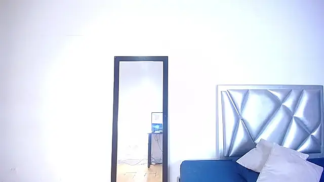 sexycum dumpster online show from November 29, 2025, 1:55 pm