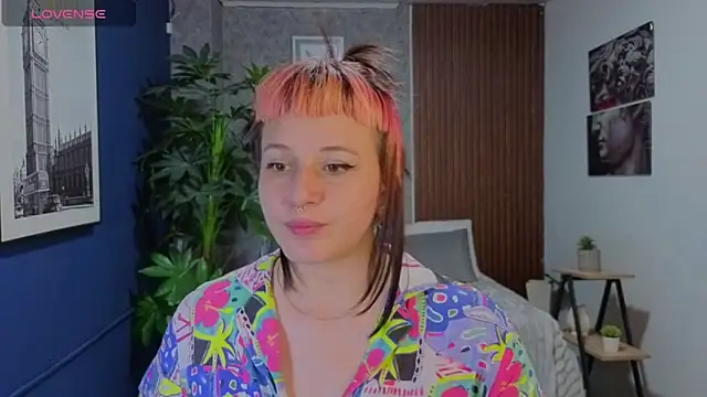 Snapshot of camilaa_lux chatting on April 1, 2026, 3:30 am camilaa lux online show from April 1, 2026, 3:30 am