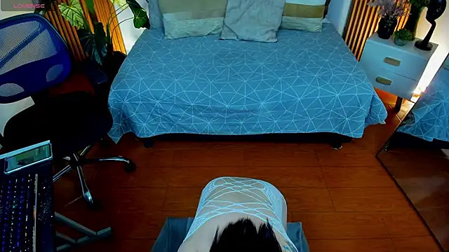 Snapshot of camilaa_lux chatting on October 31, 2025, 10:45 am camilaa lux online show from October 31, 2025, 10:45 am