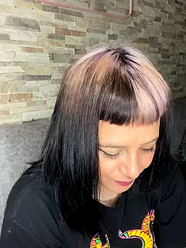 Snapshot of camilaa_lux chatting on October 29, 2025, 10:47 am camilaa lux online show from October 29, 2025, 10:47 am