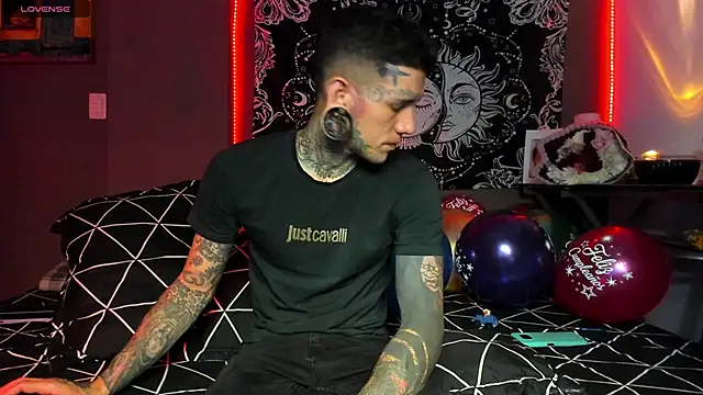 cleoo jhonny online show from April 7, 2026, 3:19 am