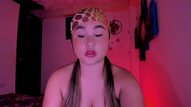 Snapshot of Soouf_ chatting on February 16, 2026, 8:07 pm Soouf online show from February 16, 2026, 8:07 pm