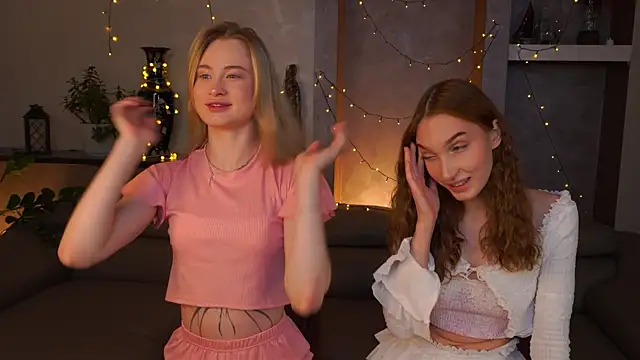 MarisLopaz online show from November 12, 2025, 3:32 am