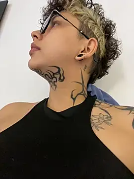 Abby Evanns1 online show from November 15, 2025, 3:38 pm