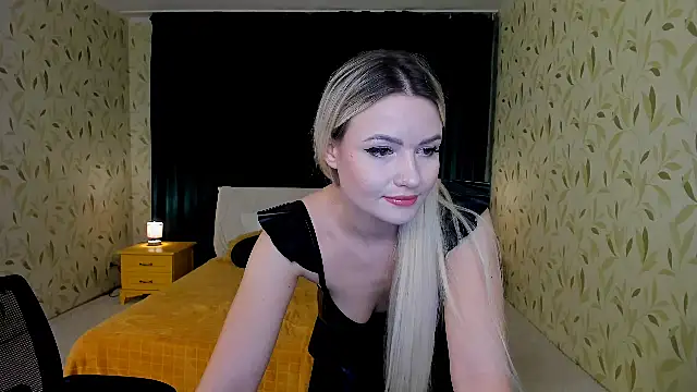 LexyeLure online show from November 19, 2025, 3:06 am