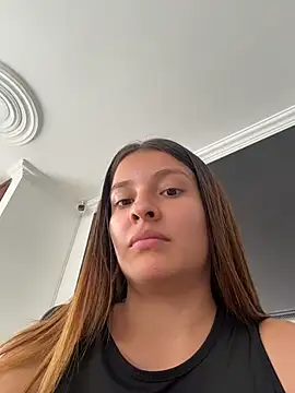 Snapshot of Talia_Bonet chatting on May 13, 2026, 4:36 pm Talia Bonet online show from May 13, 2026, 4:36 pm