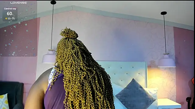 EvaTyson online show from November 6, 2025, 7:07 pm