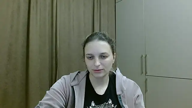Snapshot of ElisSky301 chatting on November 21, 2025, 8:52 pm ElisSky301 online show from November 21, 2025, 8:52 pm