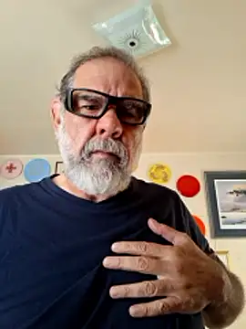 Snapshot of pena633 chatting on May 11, 2026, 2:18 pm pena633 online show from May 11, 2026, 2:18 pm