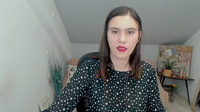 Snapshot of IzzyMonro chatting on October 23, 2025, 4:16 pm IzzyMonro online show from October 23, 2025, 4:16 pm