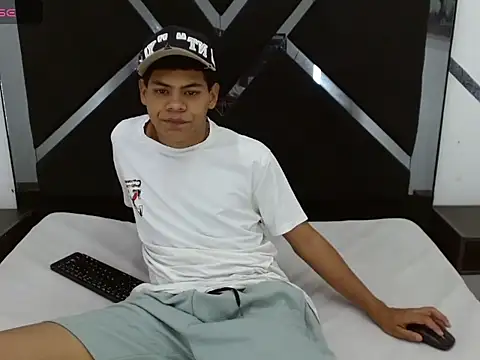 Yordi Alpha online show from November 4, 2025, 12:53 pm