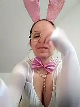 Snapshot of barbara896 chatting on January 19, 2026, 7:56 am barbara896 online show from January 19, 2026, 7:56 am