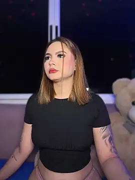 Snapshot of Beella1_ chatting on May 5, 2026, 10:07 am Beella1 online show from May 5, 2026, 10:07 am