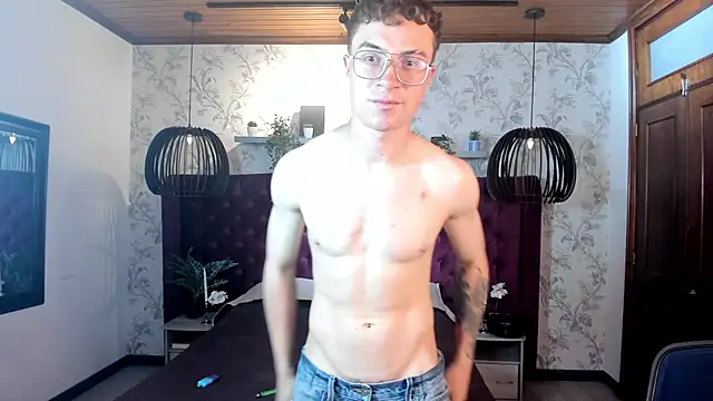Snapshot of Lil_James chatting on April 16, 2026, 8:09 pm Lil James online show from April 16, 2026, 8:09 pm