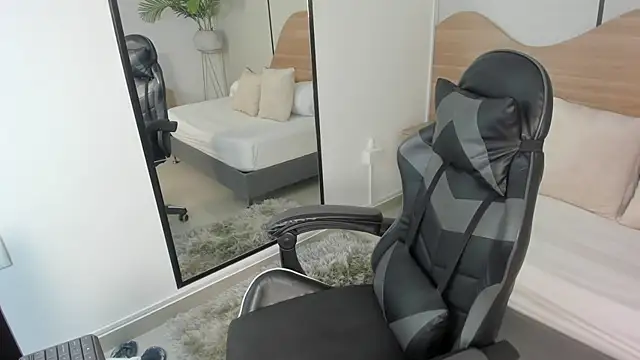 Snapshot of mia_collins96 chatting on November 26, 2025, 2:44 am mia collins96 online show from November 26, 2025, 2:44 am