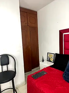 NataliaaMiller  online show from November 7, 2025, 12:42 pm