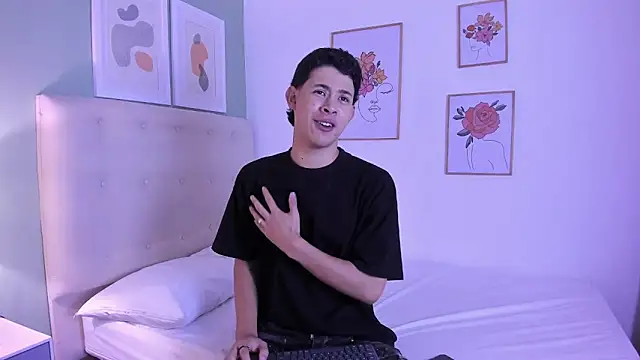 ApoloRicci online show from December 14, 2025, 7:30 pm