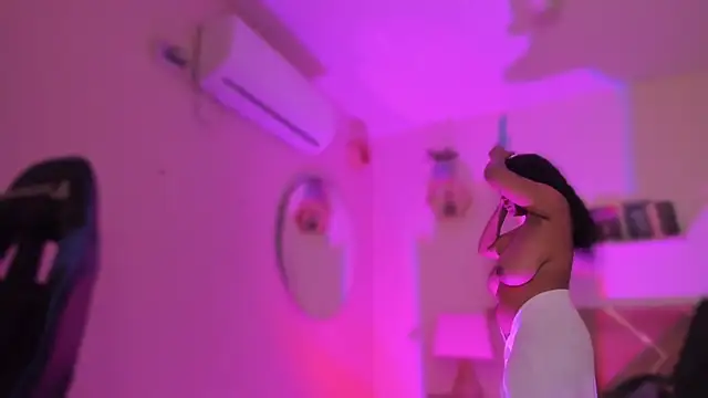 YariRose online show from February 22, 2026, 2:52 pm