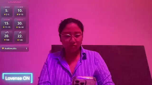Kmiii21 online show from May 9, 2026, 1:20 am