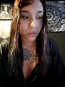 Isis Bathory online show from November 7, 2025, 3:05 pm