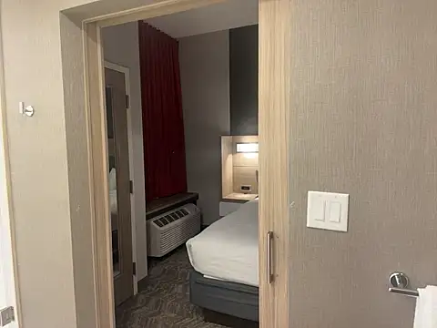 bobbyatx online show from December 1, 2025, 7:31 am