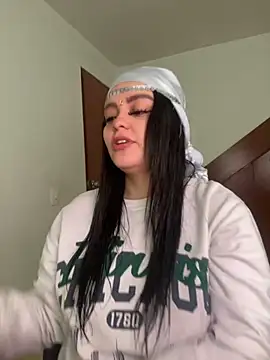 Snapshot of Selena_Roa chatting on December 2, 2025, 2:52 pm Selena Roa online show from December 2, 2025, 2:52 pm