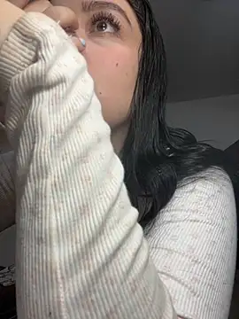 Snapshot of Selena_Roa chatting on November 14, 2025, 12:42 pm Selena Roa online show from November 14, 2025, 12:42 pm