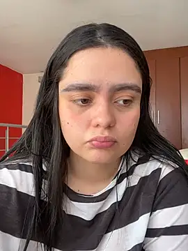 Snapshot of Selena_Roa chatting on May 22, 2026, 6:17 pm Selena Roa online show from May 22, 2026, 6:17 pm