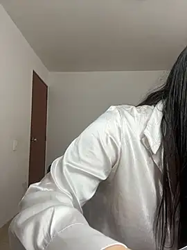 Snapshot of Selena_Roa chatting on November 25, 2025, 2:17 pm Selena Roa online show from November 25, 2025, 2:17 pm