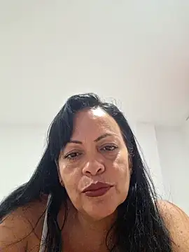viviana-sexi online show from May 27, 2026, 2:41 am