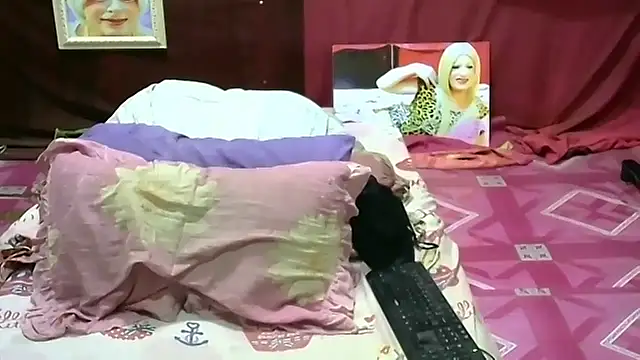 Snapshot of horni4luv chatting on April 19, 2026, 8:44 pm horni4luv online show from April 19, 2026, 8:44 pm