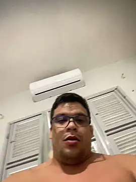 Snapshot of Bkackmamba chatting on December 16, 2025, 7:40 pm Bkackmamba online show from December 16, 2025, 7:40 pm