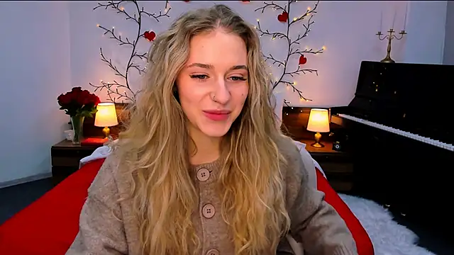 Snapshot of sassy_cutie chatting on October 25, 2025, 8:09 pm sassy cutie online show from October 25, 2025, 8:09 pm