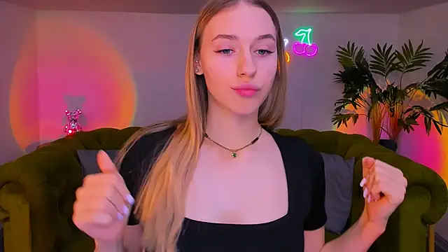 Snapshot of sassy_cutie chatting on December 1, 2025, 6:14 am sassy cutie online show from December 1, 2025, 6:14 am