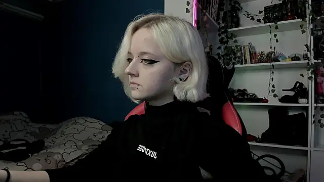 Holy Mistress S online show from November 8, 2025, 9:35 am