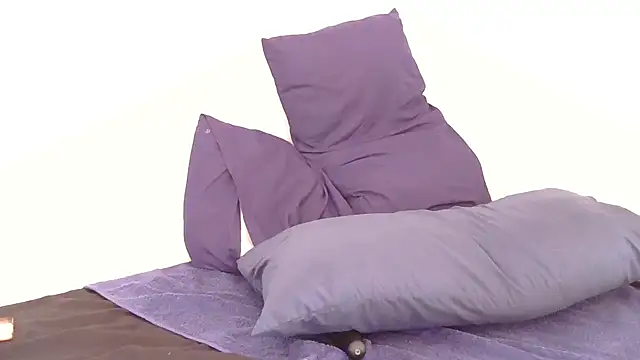 BadZuluBitch online show from February 11, 2026, 6:35 am