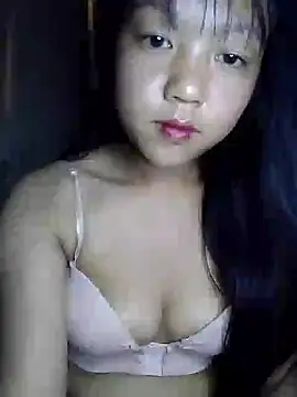 Quynhsumon online show from November 11, 2025, 6:52 am