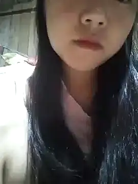 Quynhsumon online show from October 28, 2025, 2:27 pm