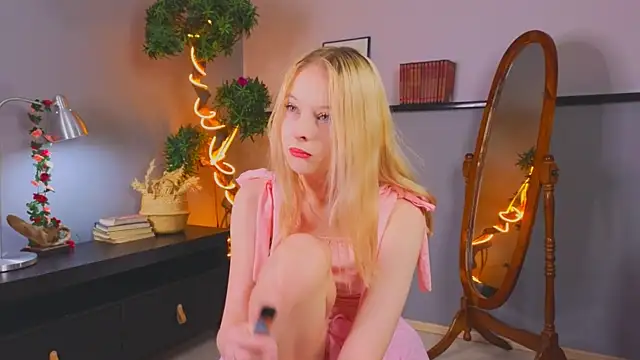 YungLyssy online show from December 14, 2025, 3:02 am