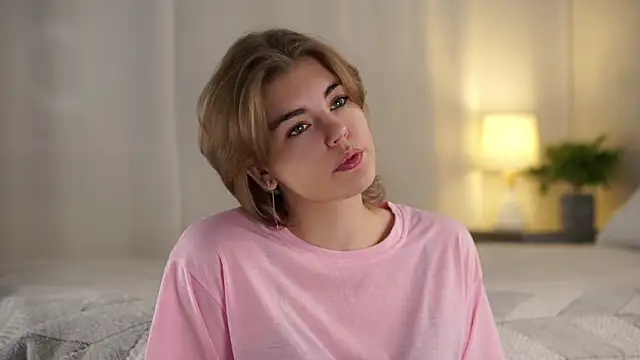 Snapshot of MelodyBaur chatting on November 9, 2025, 1:26 pm MelodyBaur online show from November 9, 2025, 1:26 pm