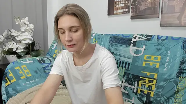 Snapshot of Tenderly_Sophie chatting on December 5, 2025, 1:27 am Tenderly Sophie online show from December 5, 2025, 1:27 am