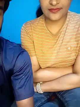 Snapshot of CoupleShow_432 chatting on November 17, 2025, 2:21 pm CoupleShow 432 online show from November 17, 2025, 2:21 pm