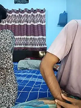 Snapshot of CoupleShow_432 chatting on December 21, 2025, 5:03 pm CoupleShow 432 online show from December 21, 2025, 5:03 pm