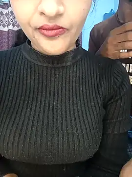 Snapshot of CoupleShow_432 chatting on January 13, 2026, 11:25 am CoupleShow 432 online show from January 13, 2026, 11:25 am