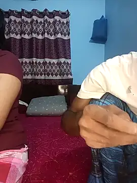 Snapshot of CoupleShow_432 chatting on December 19, 2025, 4:09 pm CoupleShow 432 online show from December 19, 2025, 4:09 pm