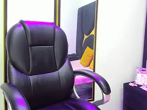 Snapshot of Gianna_Johnson chatting on November 21, 2025, 4:33 am Gianna Johnson online show from November 21, 2025, 4:33 am