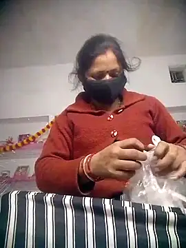 QRESABABY online show from October 28, 2025, 11:47 pm