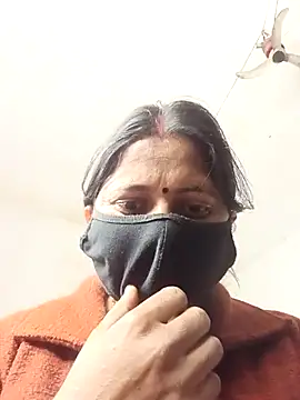 QRESABABY online show from November 16, 2025, 11:52 pm